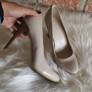 Calvin Klein nude patent leather heels pumps
